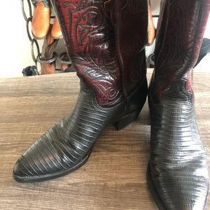 Up for grabs Lucchese black Cherry lizard boots.
